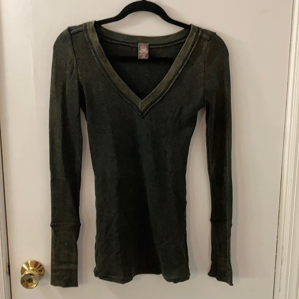 Super cute distressed thermal style shirt